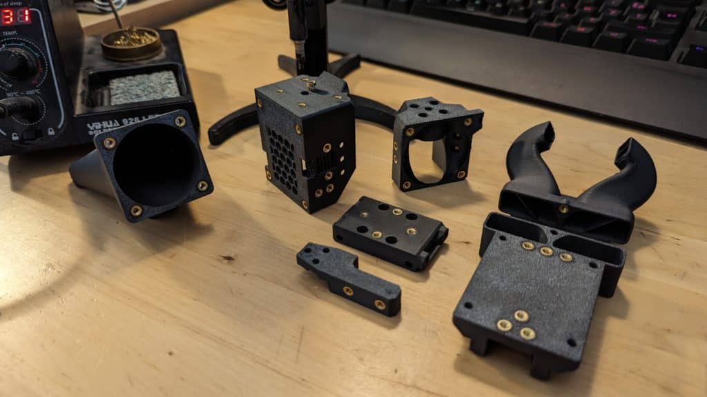 pièces imprimées en 3D avec inserts de vissage